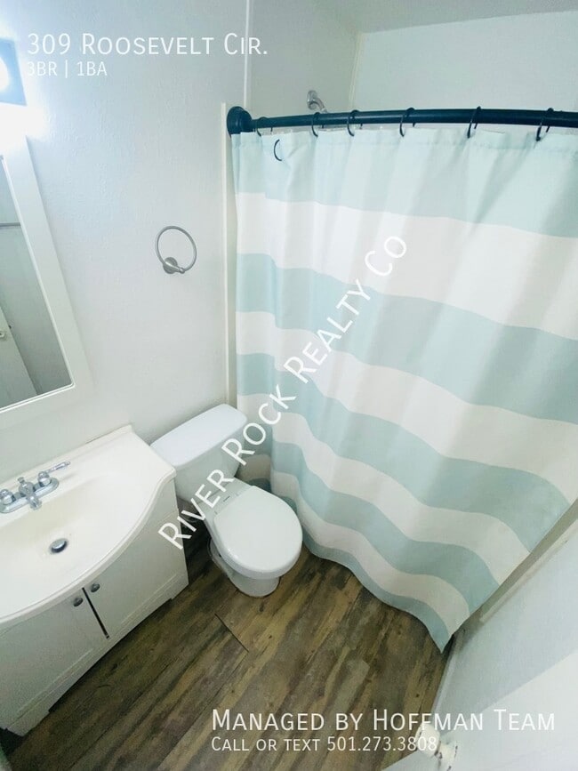 Building Photo - 309 Roosevelt Cir