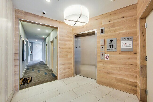 Building Photo - Gorgeous 2 bedroom 2 bath condo just steps from Columbia Hgts center $3,550