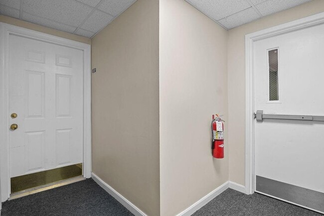 Building Photo - 31 Devereux Ave