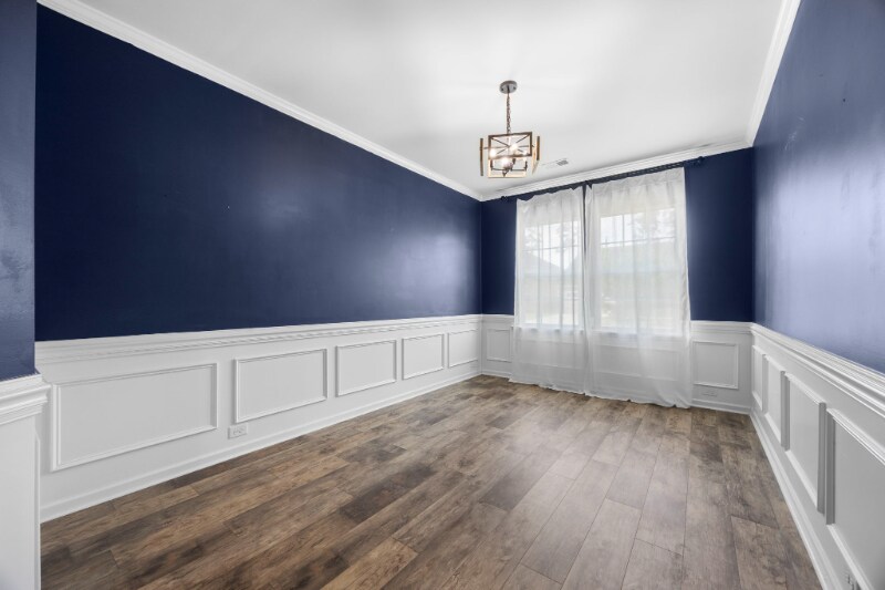 Building Photo - 677 Redbud Ln