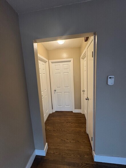 Halway - 3341 Parkcrest Ln
