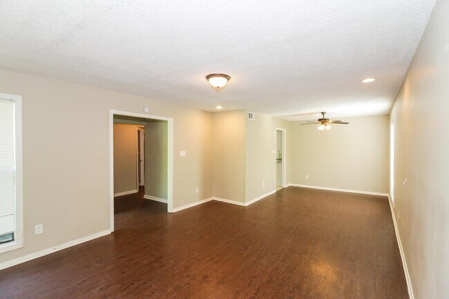 Building Photo - 6625 Santaolina Dr