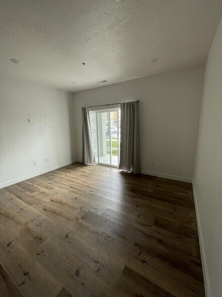 Building Photo - 2303 E 830 S