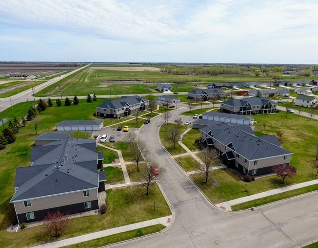 Building Photo - SummerField Crookston Townhomes