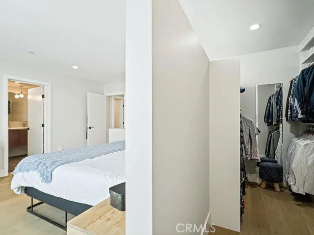 Building Photo - 811 1/2 North Detroit Street, Los Angeles, CA 90046 - 3 BR 3 BA house