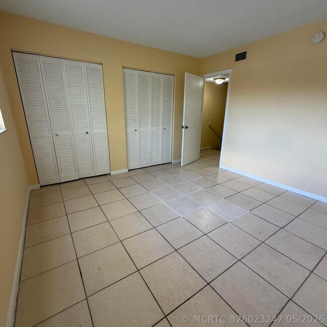 Building Photo - 4700 NW 9th Ct