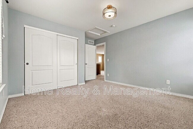 Building Photo - 12236 Kalispell St