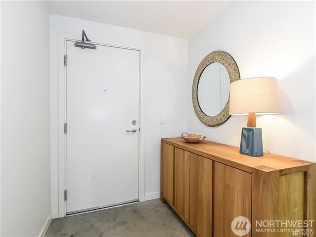 Building Photo - 501 Roy St