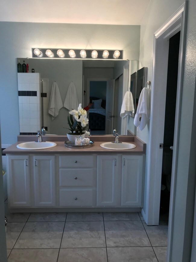 Building Photo - Fabulous 4BR home in the heart of Broomfield