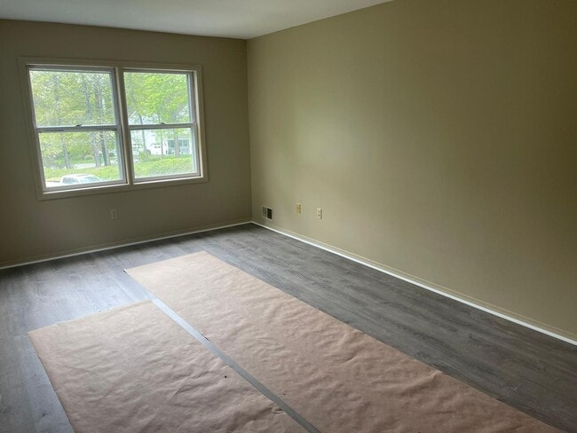 Building Photo - 2 Bedroom condo