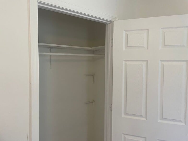 Building Photo - 960 County Rd 662