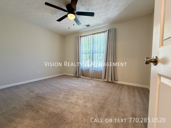 Building Photo - 2084 Manhattan Pkwy