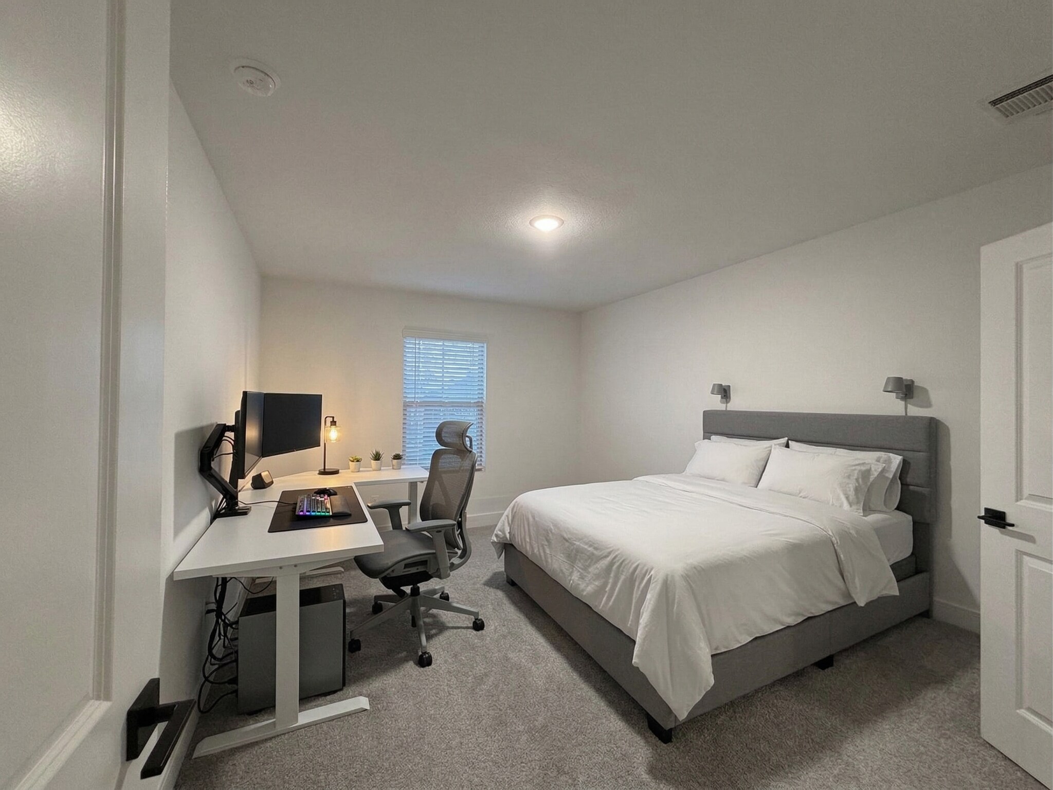 Building Photo - 733 Faith Bud Ln