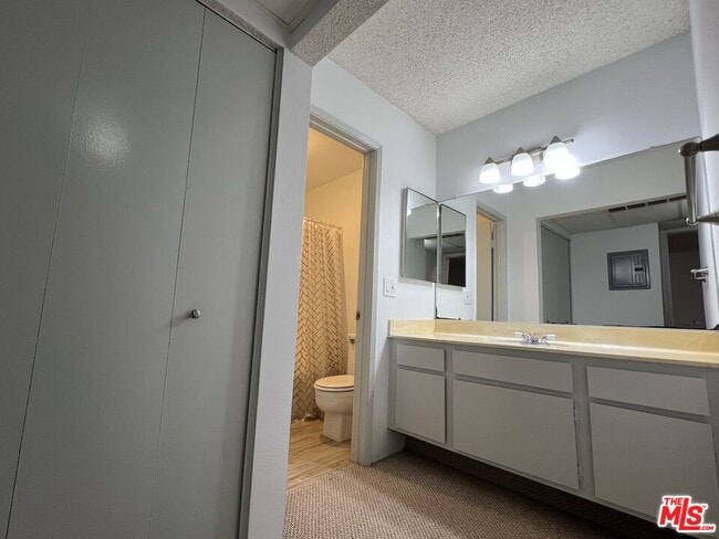 Building Photo - 1115 Raintree Cir