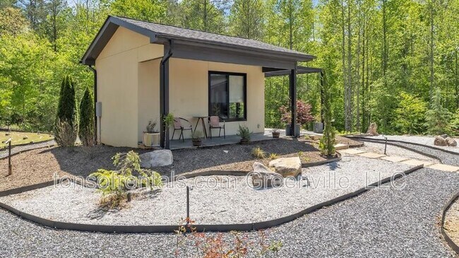 Building Photo - 128 Sanctuary Ln