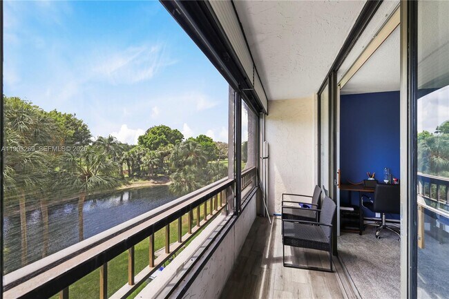 Building Photo - 6620 Boca Del Mar Dr