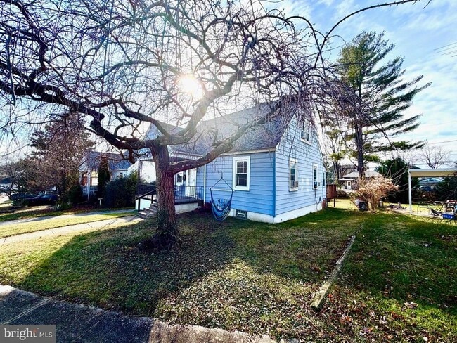 Building Photo - 303 Willow Ave