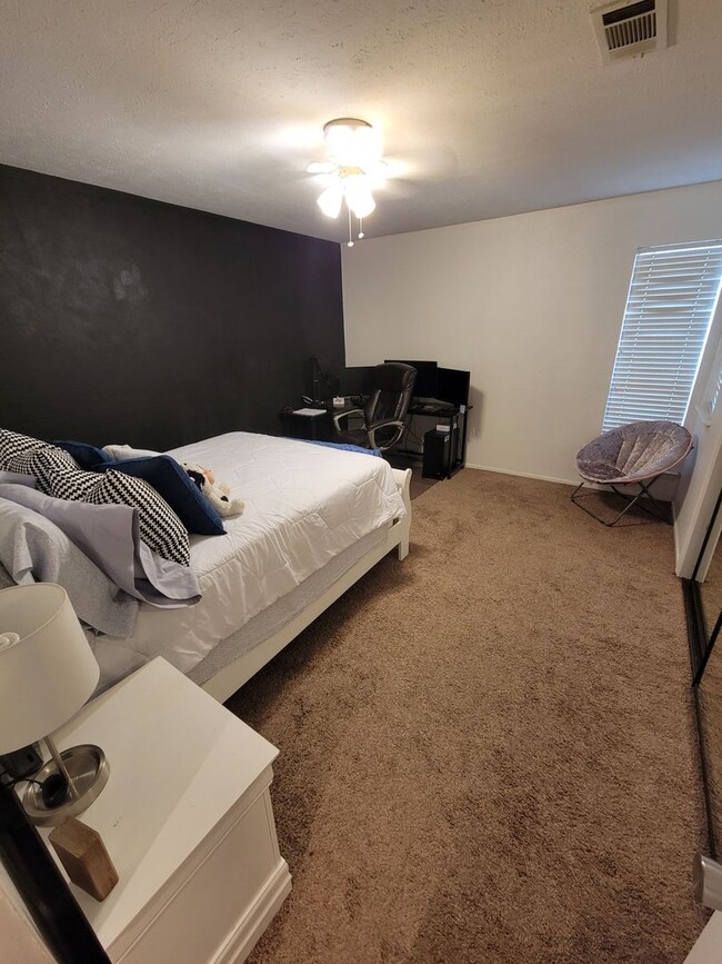 Building Photo - College Station - 2/1 Available July 30, 2023