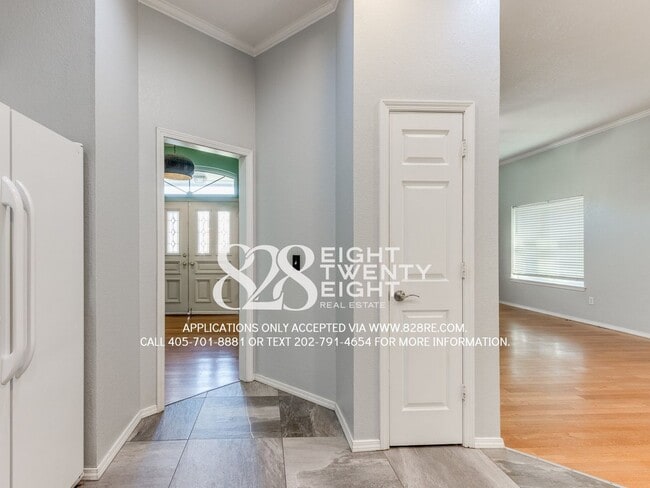 Building Photo - *COMING JANUARY 2026* Beautiful 3 Bed/2 Bath Single Family Home in West Norman's Cambridge Addition!