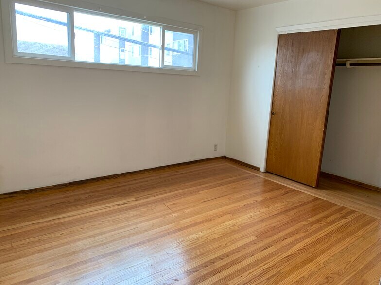 Building Photo - 1475 48th Ave