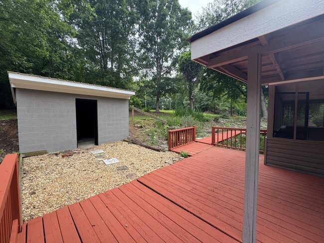 Building Photo - 1547 Tugaloo State Park Rd