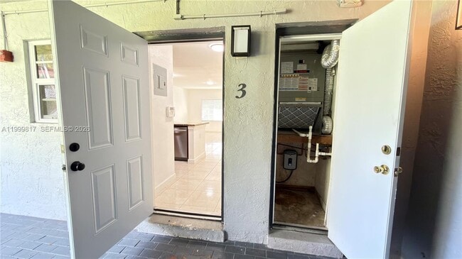 Building Photo - 403 SW 148th Ave