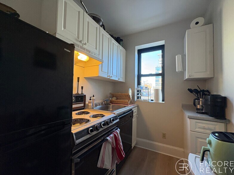 Building Photo - 822 Beacon St