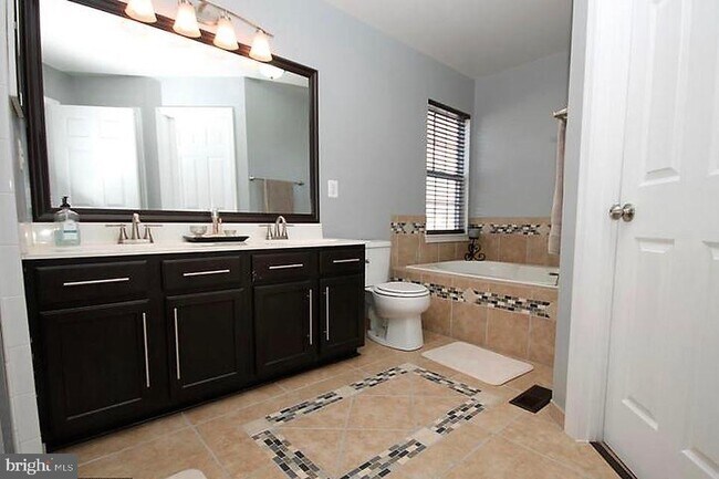 Building Photo - 8313 Sanderling Way