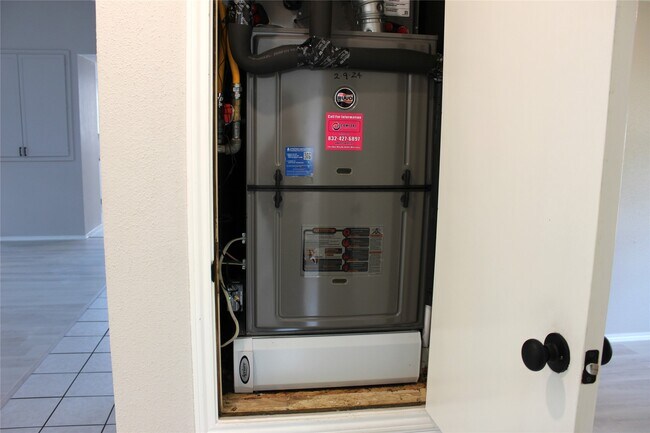 Building Photo - 1210 Three Forks Dr