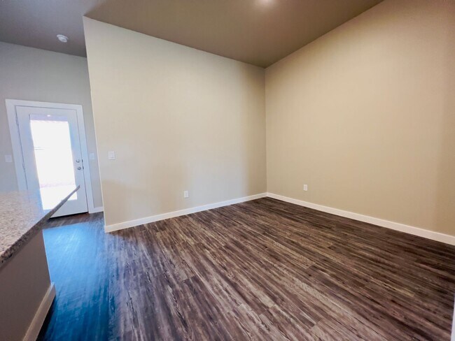 Building Photo - PRE-LEASING FOR JUNE! 3/2/2 located in Wolfforth