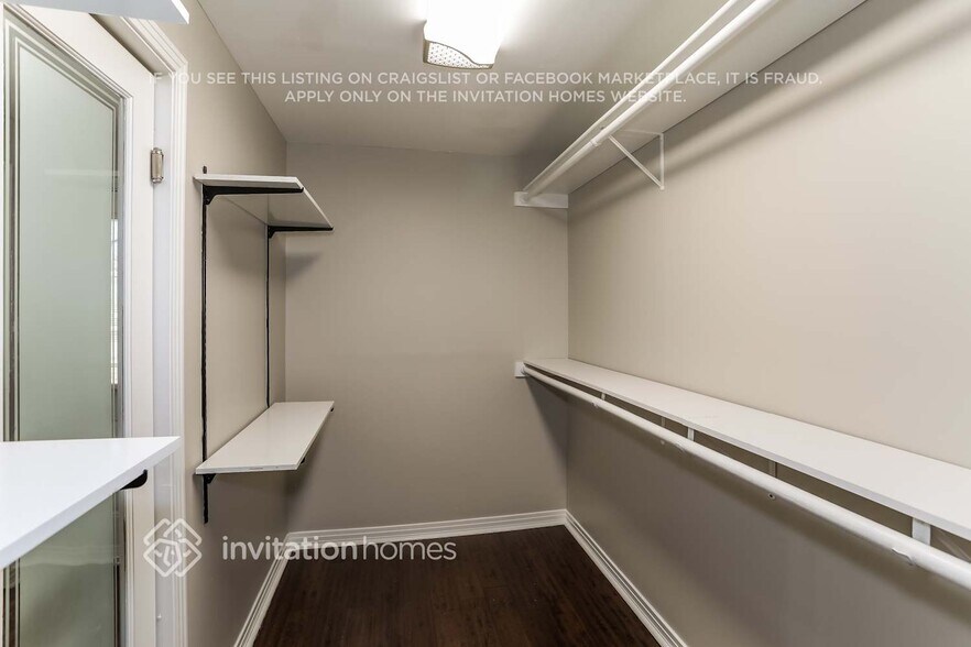 Building Photo - 4405 Wellesley Ave
