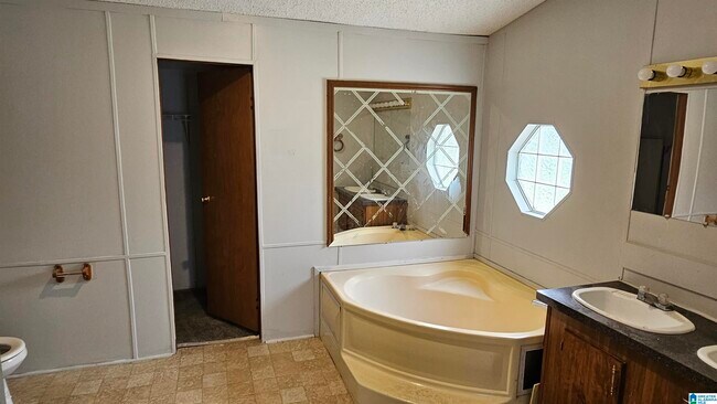 Building Photo - 9480 Co Rd 17