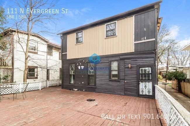 Building Photo - 111 N Evergreen St