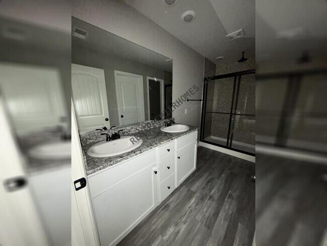 Building Photo - 50 Buena Vis Dr