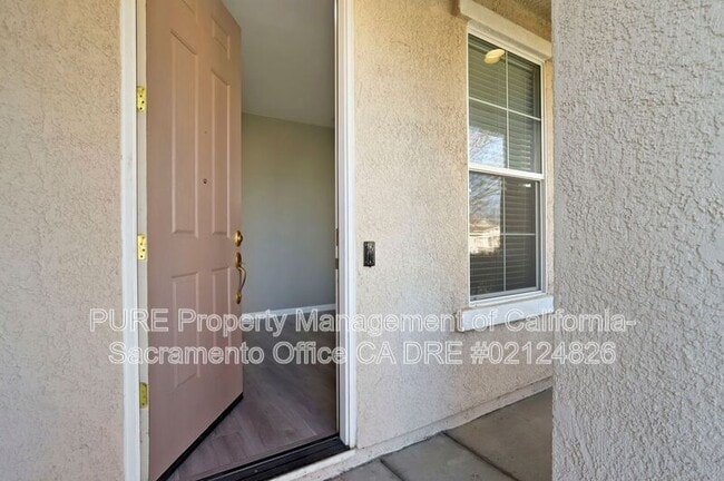 Building Photo - 1518 Sandmark Dr