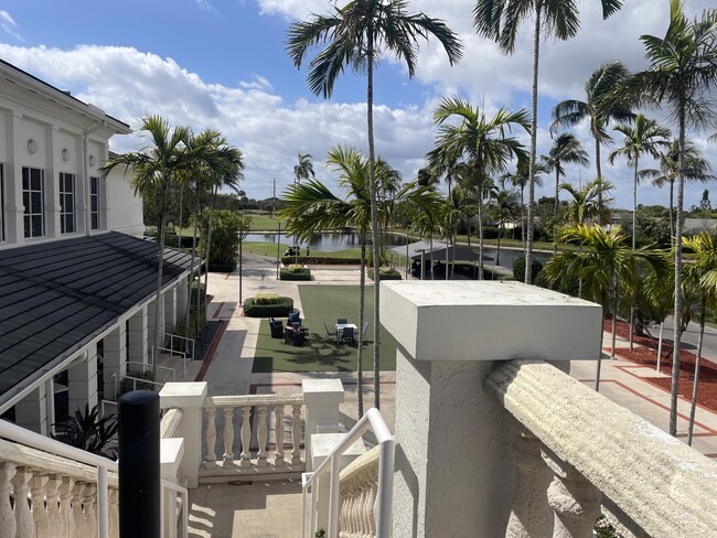 Building Photo - 17275 Ventana Dr