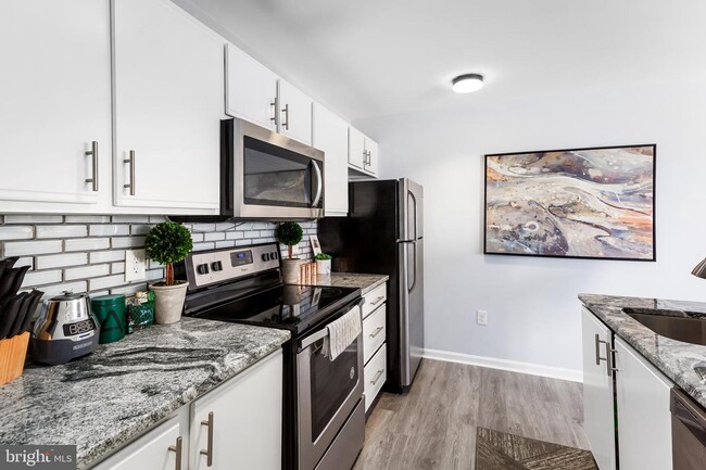 Building Photo - 2702 Lighthouse Point E