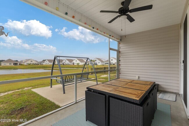 Building Photo - 614 Silos Wy