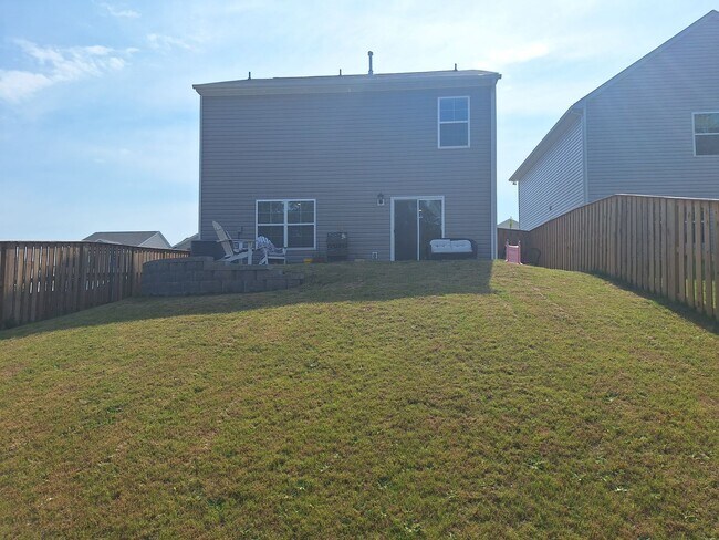 Building Photo - Lovely Four Bedroom Home  Approximately 5 Minutes Away from Gate Ft Jackson and 30 Minutes from S...