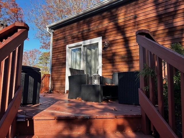 Building Photo - 61 Ridgewood Rd