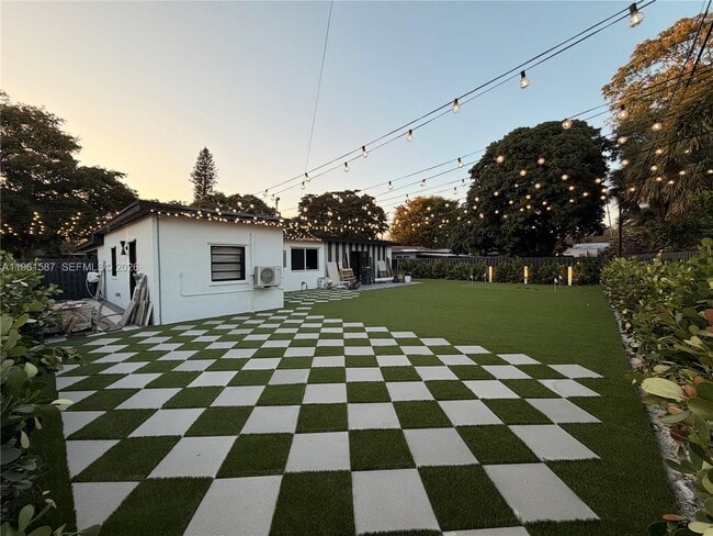 Building Photo - 920 SW 50th Ave