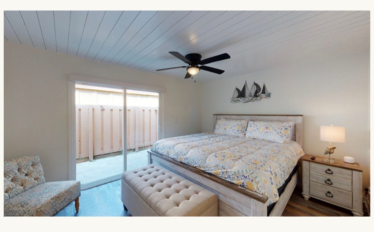 Building Photo - 786 queens grant