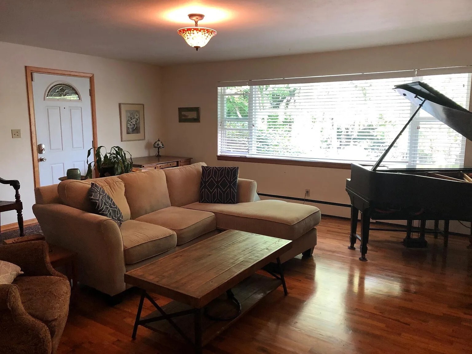 Building Photo - 1002 N 5th St