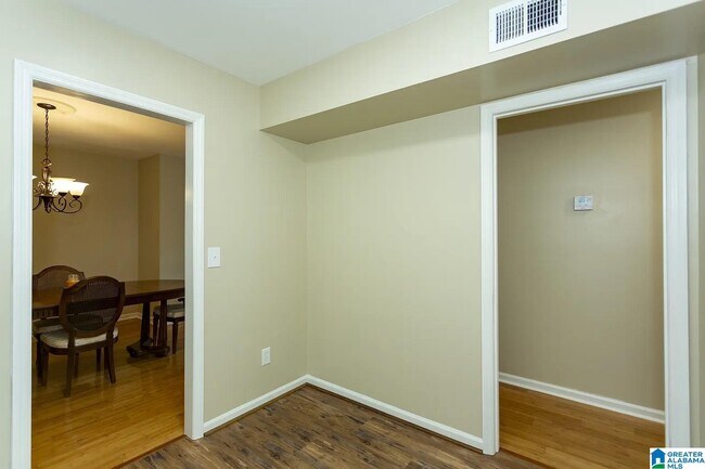 Building Photo - 2200 Montreat Cir