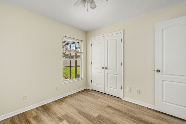 Building Photo - 4 BEDROOM POOL HOME IN SUNTREE!!!!!!!