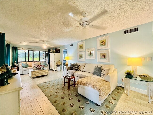 Building Photo - 10044 S Ocean Dr