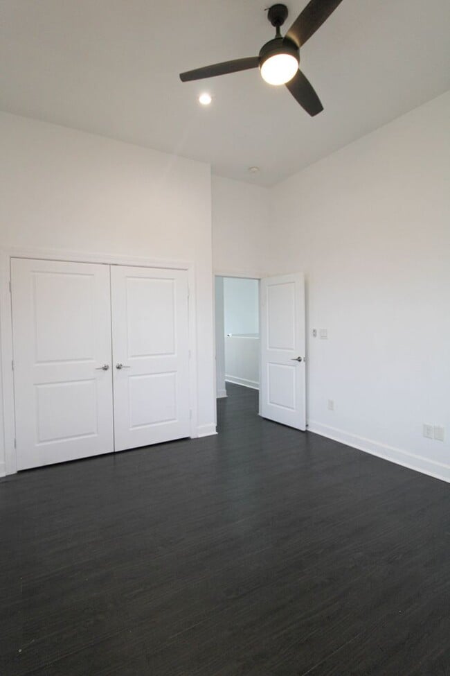 Building Photo - 1223 Hays St