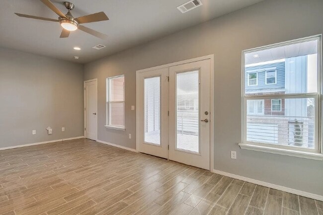 Building Photo - 1399 N Hog Trough Dr