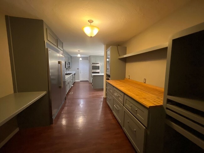 Building Photo - What a stunner, step into your new home