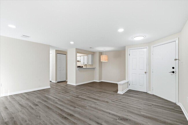 Building Photo - 819 Stratford Way